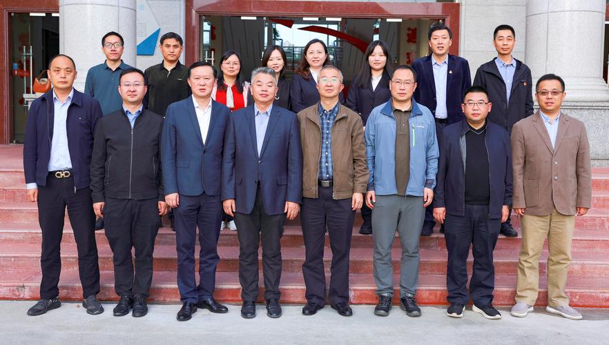 学校与成都宏明双新科技股份,鲲鹏智能装备